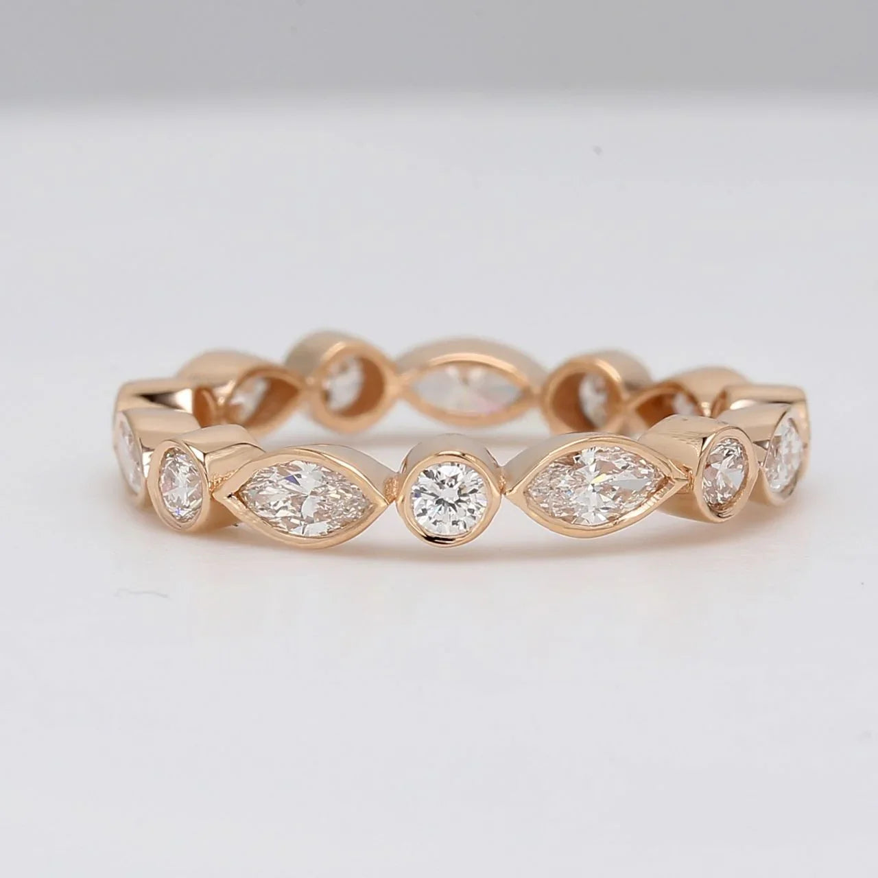Vintage shape diamond Band